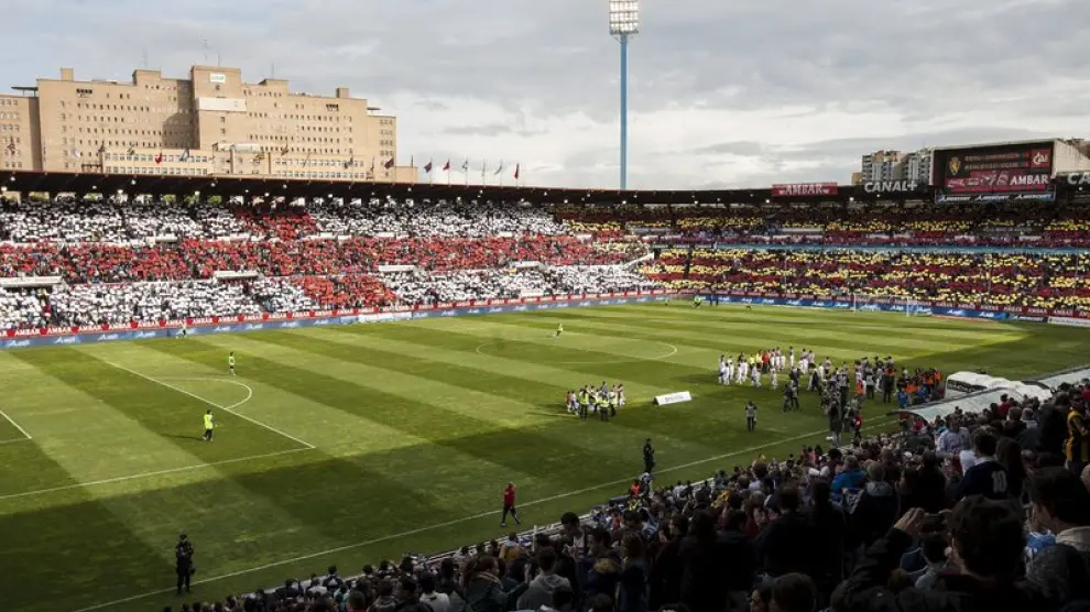 La afición ha vuelto a llenar La Romareda para apoyar al Real Zaragoza