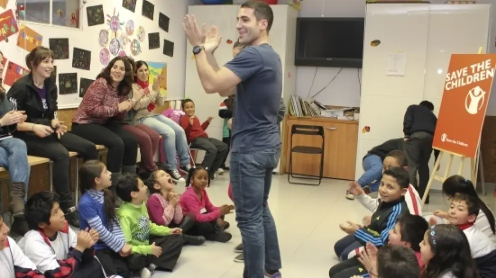 Miguel Ángel Silvestre ha jugado con los niños a ser actores.