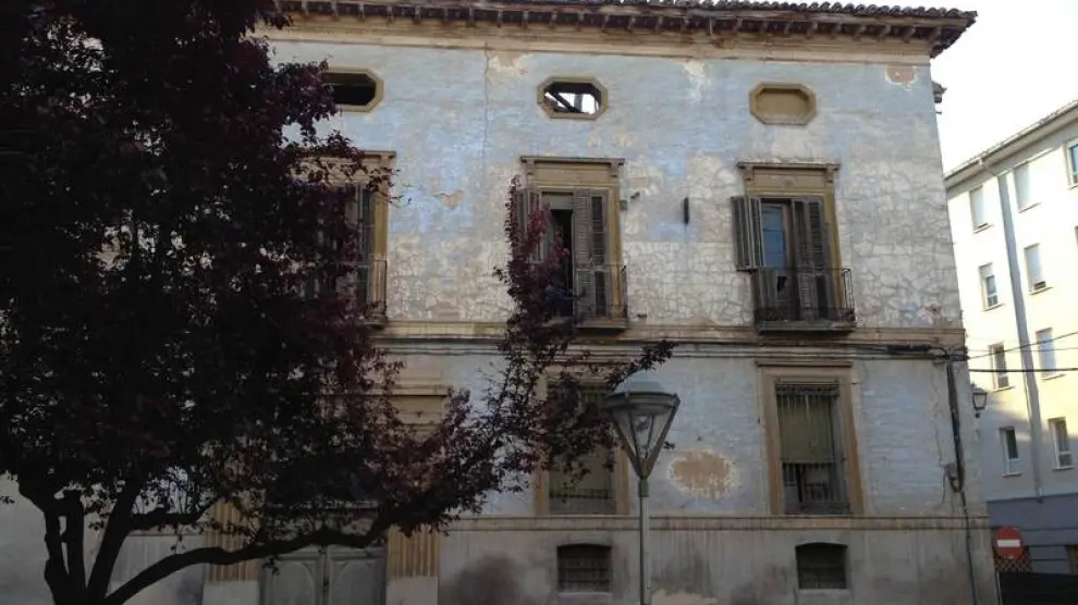 Estado del palacio de los marqueses de Villantonia en la plaza del Carmen de Calatayud