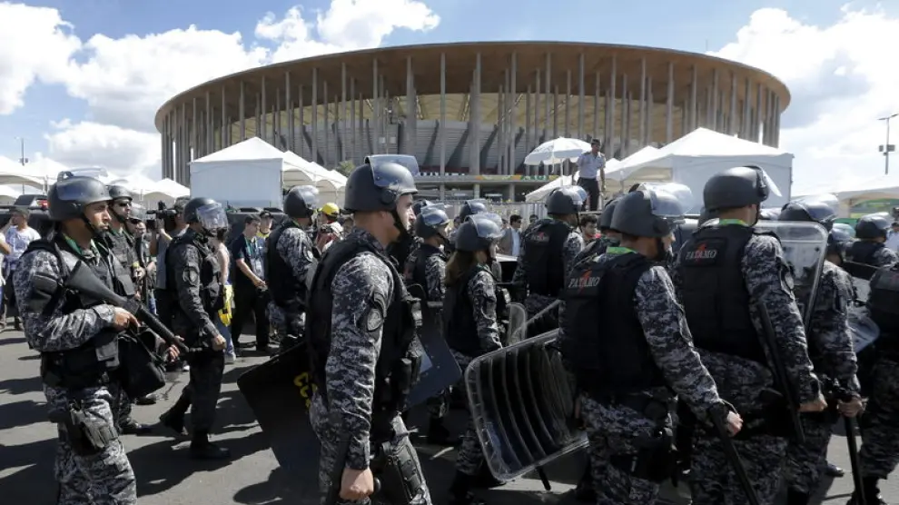3.200 policías protegen el estadio