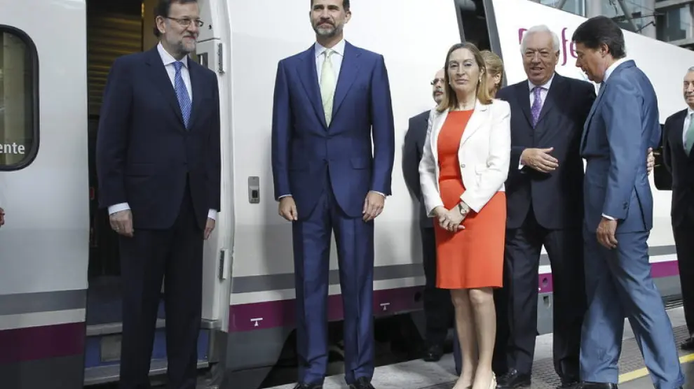 Rajoy y el Príncipe, junto a Pastor, Margallo y González inauguran el AVE a Alicante
