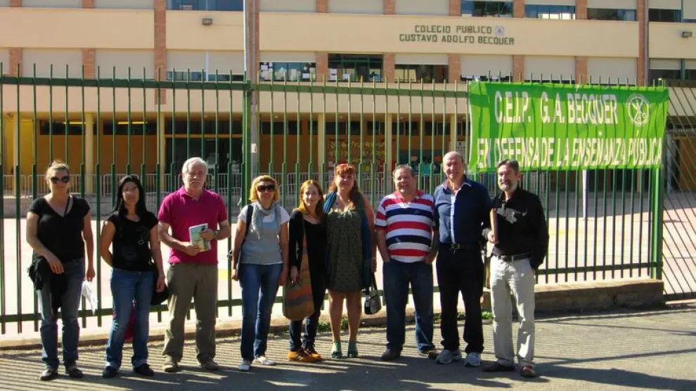 El AMPA del CEIP de Garrapinillos organizó una asamblea informativa para los padres afectados