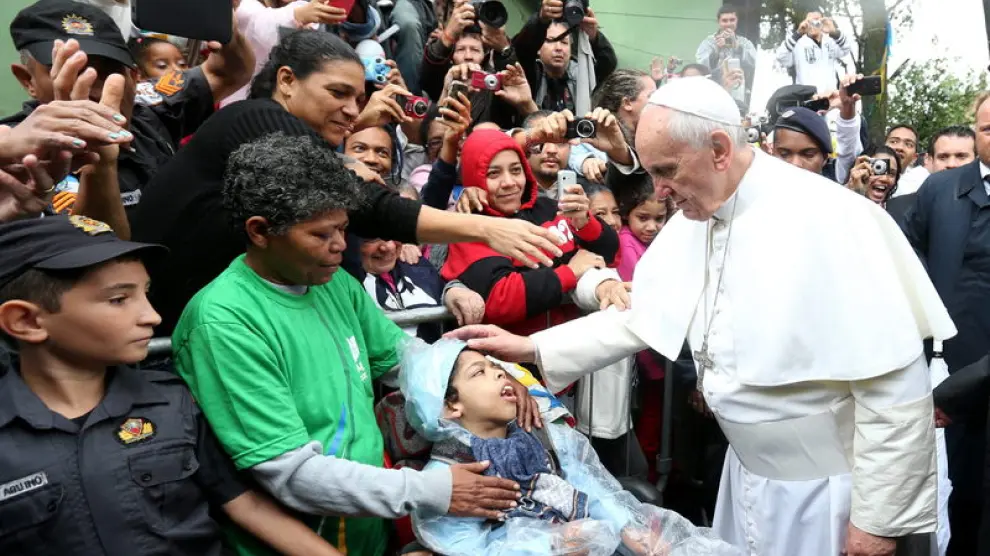 El Papa, durante su visita a la favela de Varginha.
