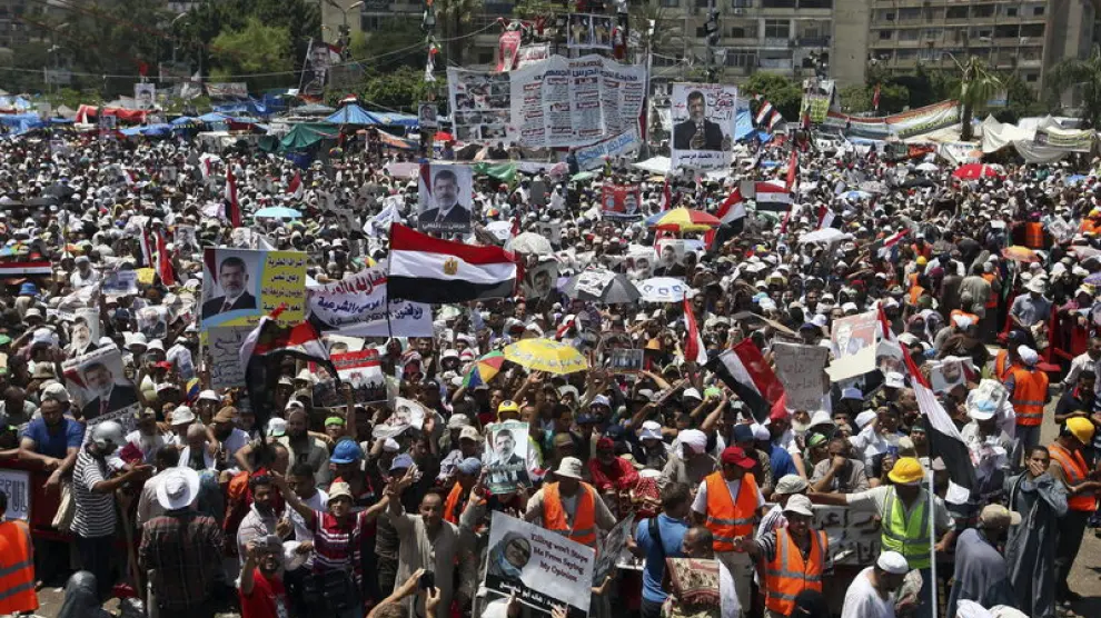 Miles de personas exigen la liberación de Mursi