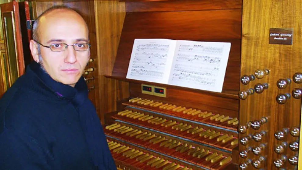 El organista Luis Pedro Bráviz.