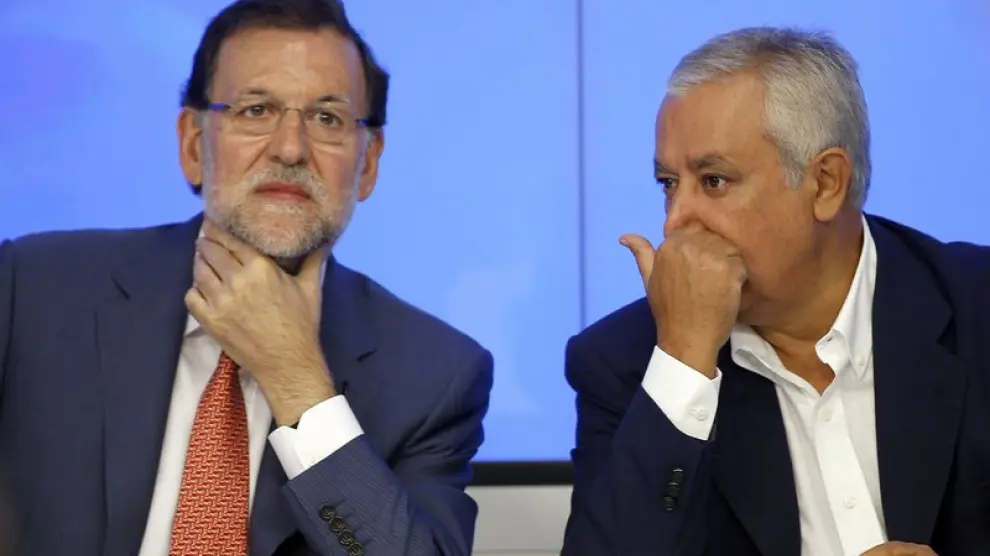 Mariano Rajoy, junto a Javier Arenas, en el Comité Ejecutivo.