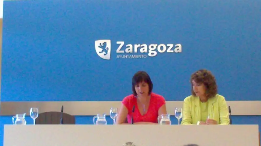 Lola Ranera, concejala de Turismo y Inmaculada Armisén gerente de Zaragoza Turismo