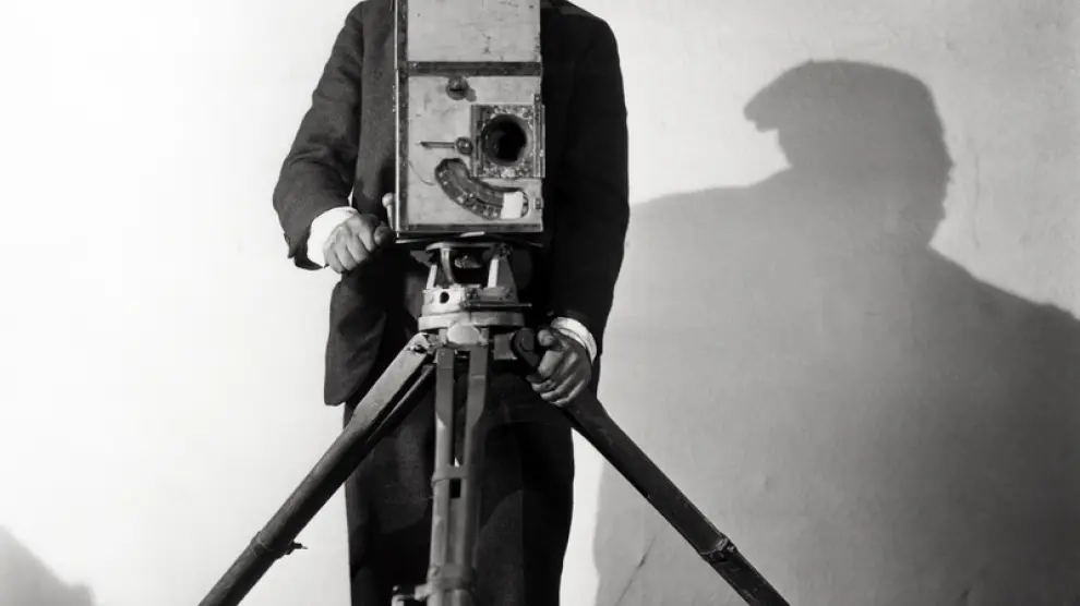 Fotograma del filme El Cameraman de Buster Keaton