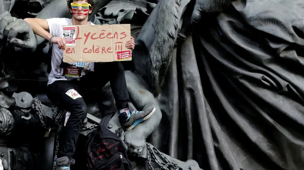 Protestas por la expulsión de Francia de la niña de origen kosovar