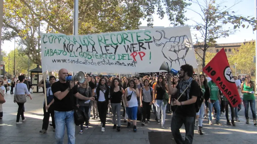 Manifestación de estudiantes contra Wert, la LOMCE y los recortes en educación