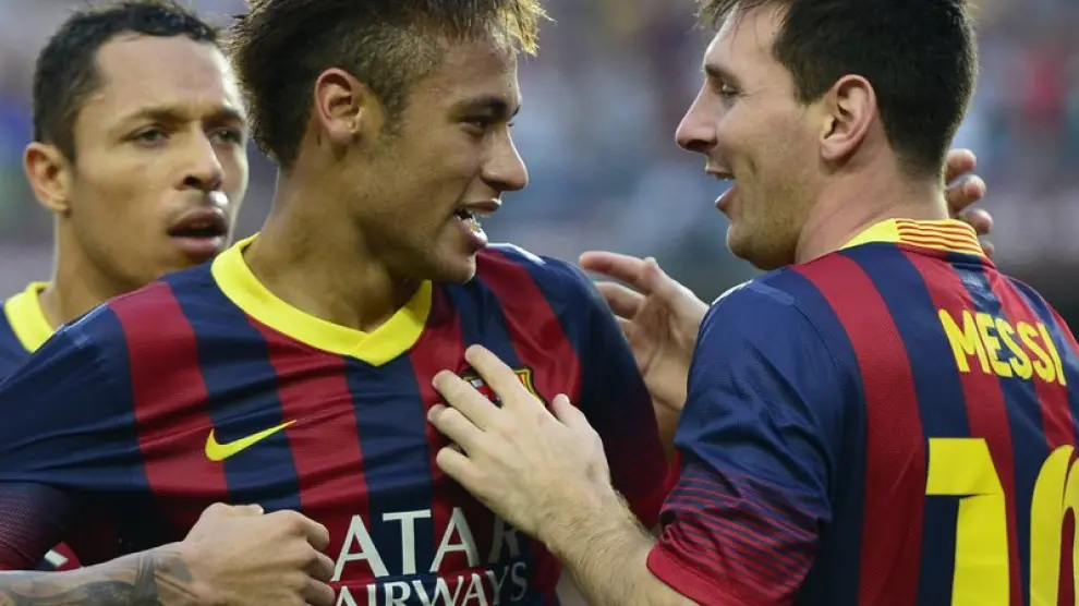 Messi felicita a Naymar en el duelo ante el Real Madrid