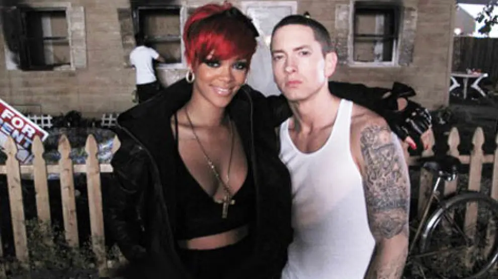 El rapero, Eminem, junto a Rihanna.
