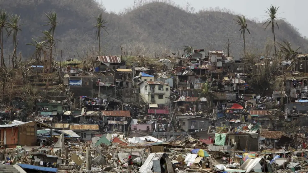 Filipinas lucha por reponerse tras el desastre humanitario causado por el paso del 'supertifón' Yolanda.