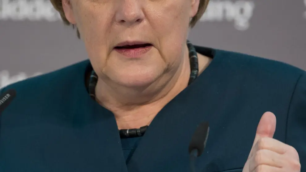 La canciller alemana, Angela Merkel, da un discurso durante su participación en un congreso organizado por el diario alemán 'Sÿddeutsche Zeitung"