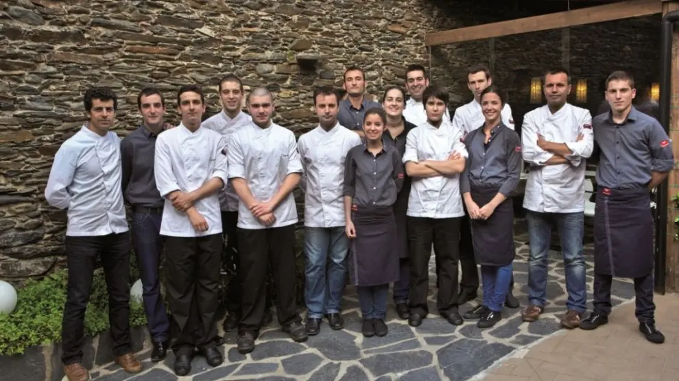 El restaurante Compartir nació de la mano de Mateu Casañas, Eduard Xatruch y Oriol Castro en abril de 2012.