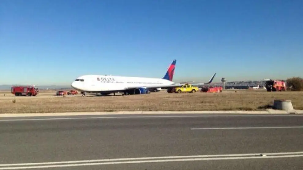Imagen del avión de Delta que sufrió la salida de pista