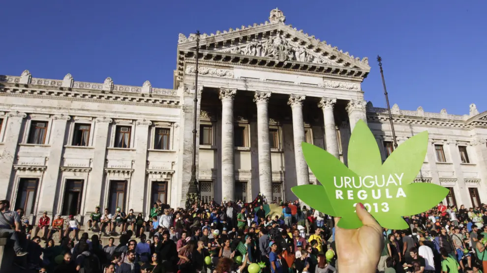Ciudadanos Uruguayos celebran la medida