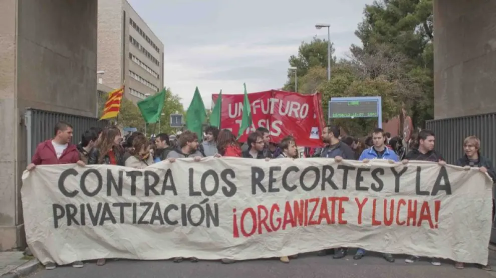 Manifestación contra los recortes en educación en Zaragoza