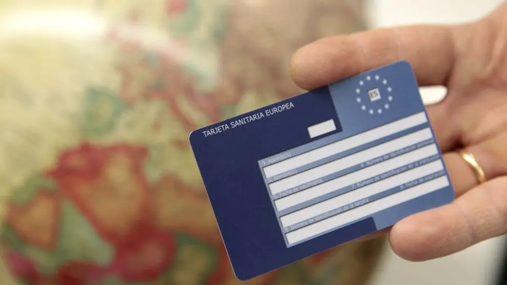 La tarjeta sanitaria europea solo cubre 90 días a quienes no cotizan