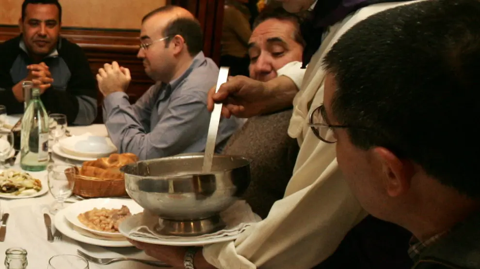 Comida de puchero en un restaurante de Huesca