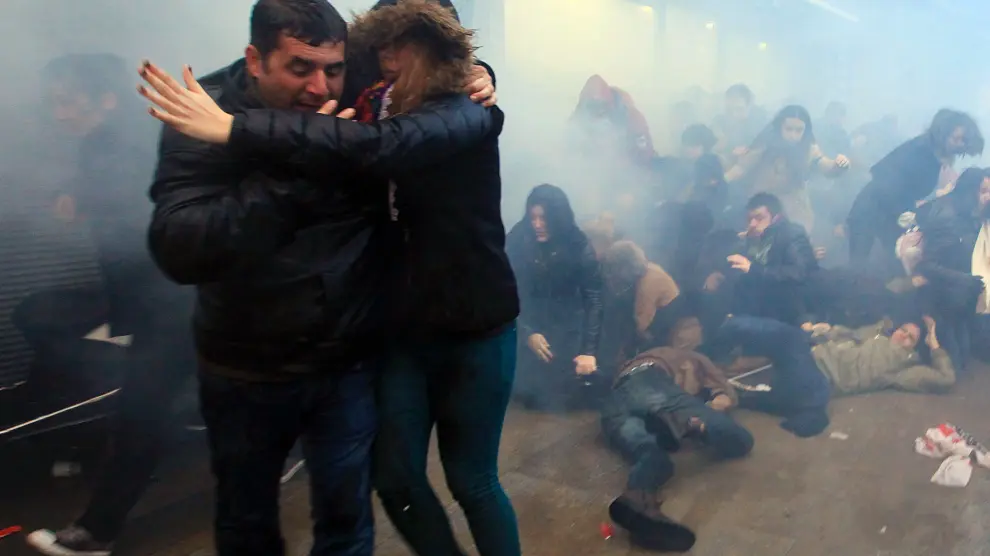 Choques entre policías y manifestantes en Estambul