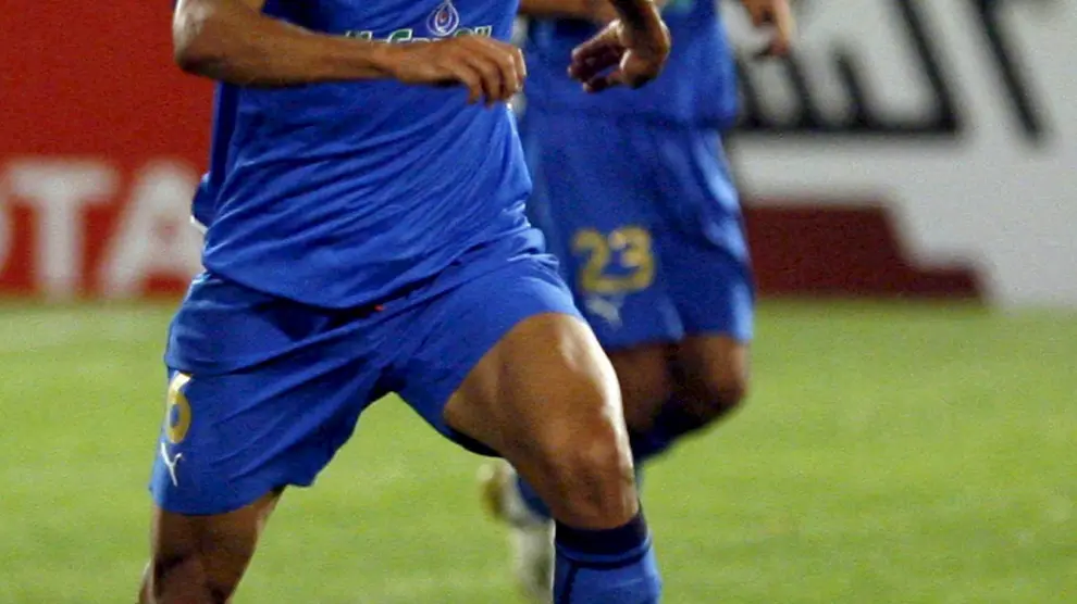 Fotografía de archivo del 17 de septiembre de 2008 que muestra al jugador brasileño Rivaldo durante un partido de la Liga de Campeones
