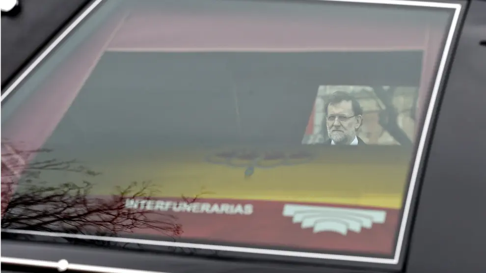 Rajoy ante el féretro de Suárez