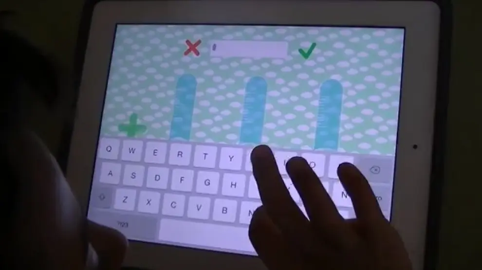 Un niño trabaja con esta app aragonesa