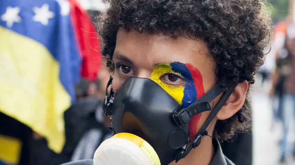Jóvenes opositores al Gobierno venezolano