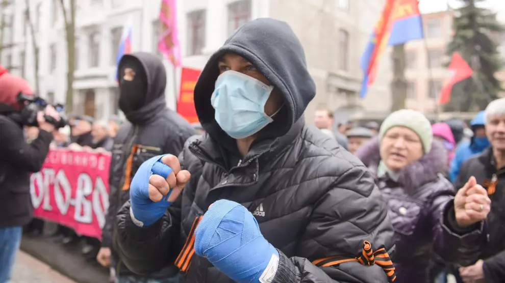 Manifestantes a favor de Rusia en Ucrania