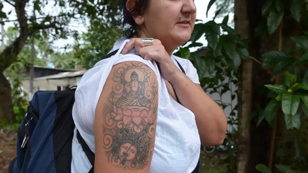 Tatuaje en el brazo de una turista británica