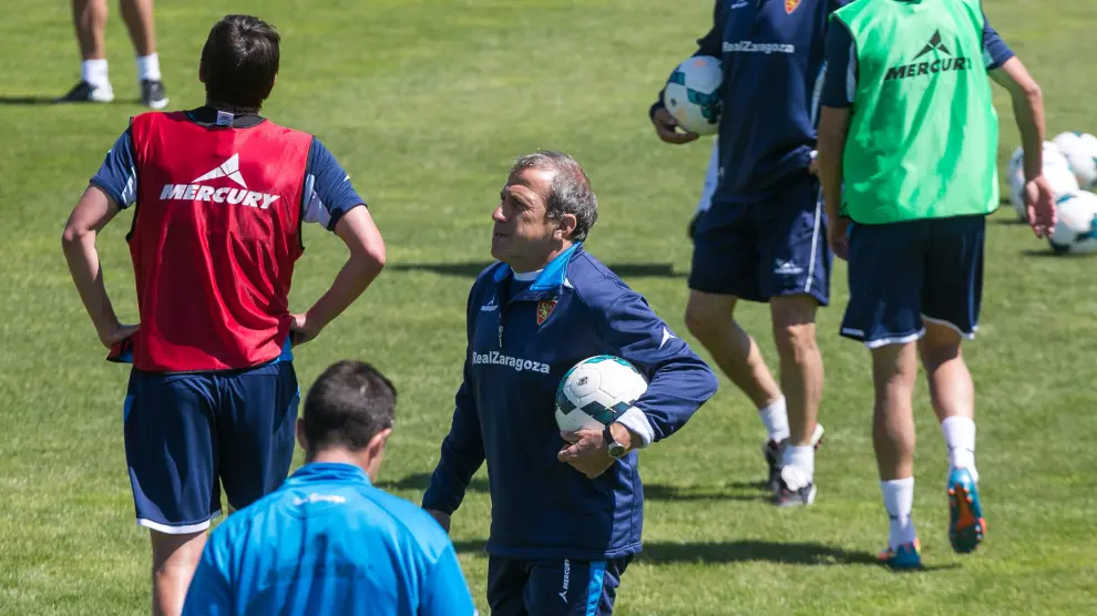 Víctor Muñoz, durante un entrenamiento del Real Zaragoza