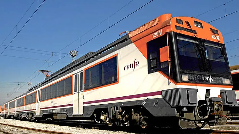El tren eléctrico 470. Reutilizado tras ser retirados de los Cercanías de Madrid y Barcelona, la compañía cobra 366.079 euros a la DGA.