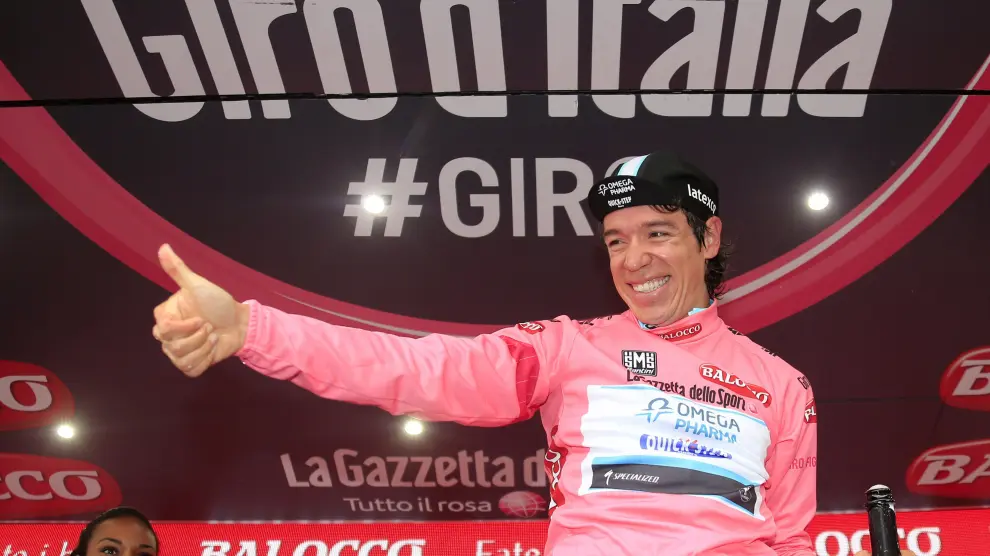 El colombiano Urán celebra la victoria en el Giro