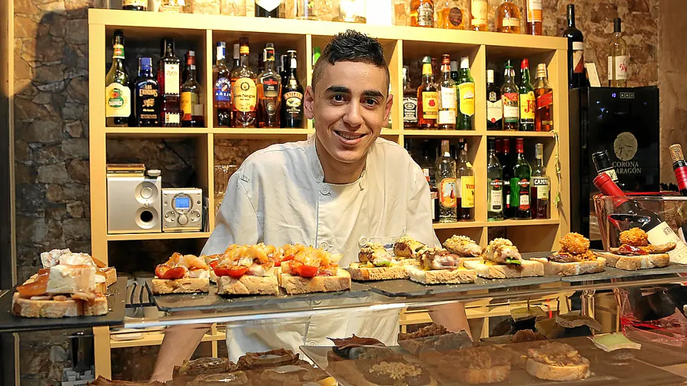 Abdalilah El Amouri, cocinero de La Cafetería, en la calle de Cádiz