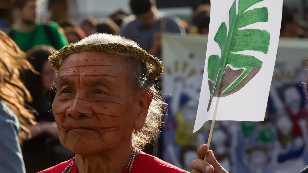 Acción de protesta en defensa de los indígenas ecuatorianos