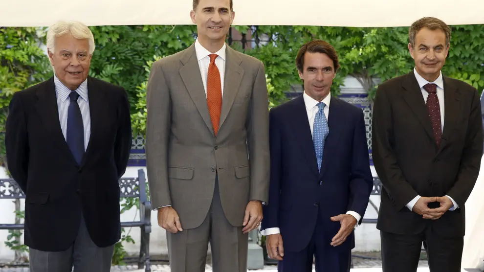 Felipe de Borbón, con los expresidentes González, Aznar y Zapatero