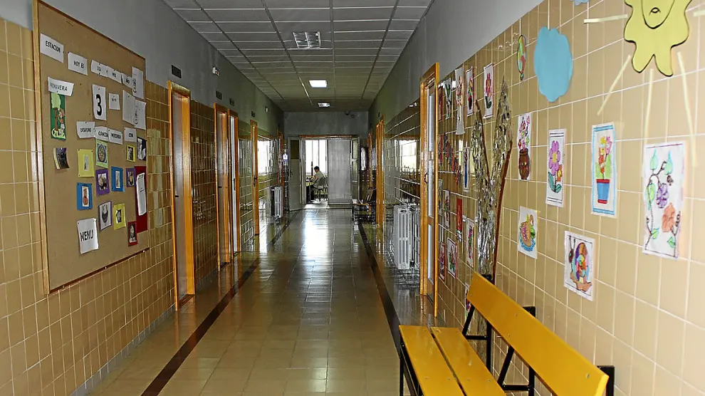 Uno de los pasillos del centro El Pinar, donde residen personas con discapacidad intelectual.