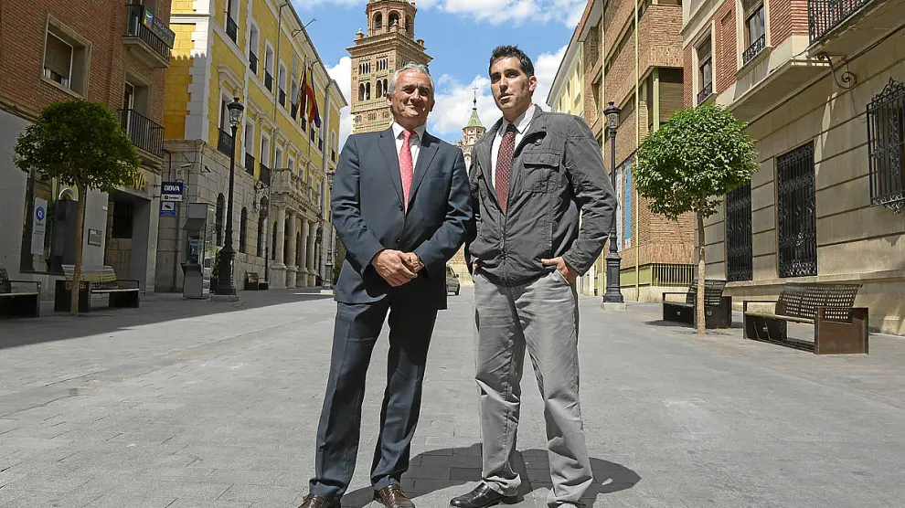 Carlos Mor a la izquierda y Rubén Lapuente, presidente y vicepresidente del Consejo.
