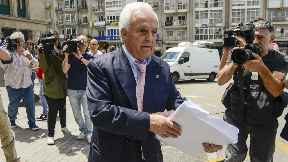 El expresidente de la Diputación y del PP de Ourense José Luis Baltar, a su salida del Palacio de Justicia.