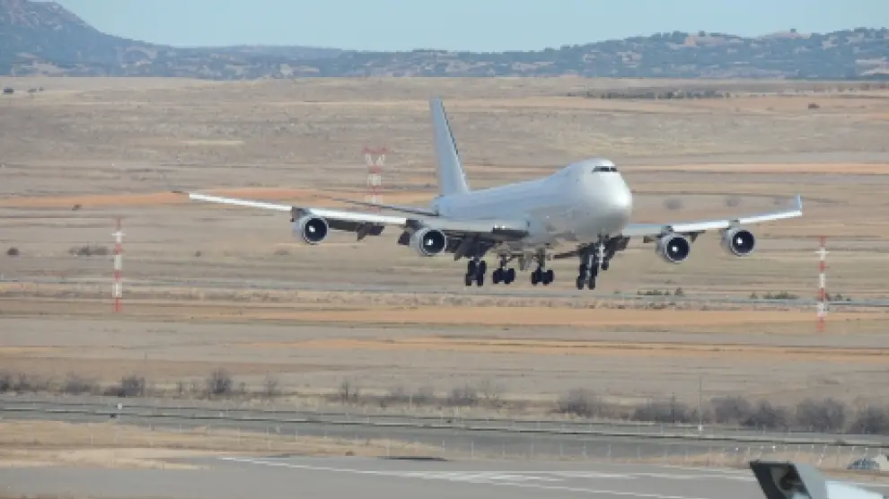 Uno de los aviones acogidos por el aeropuerto de Teruel