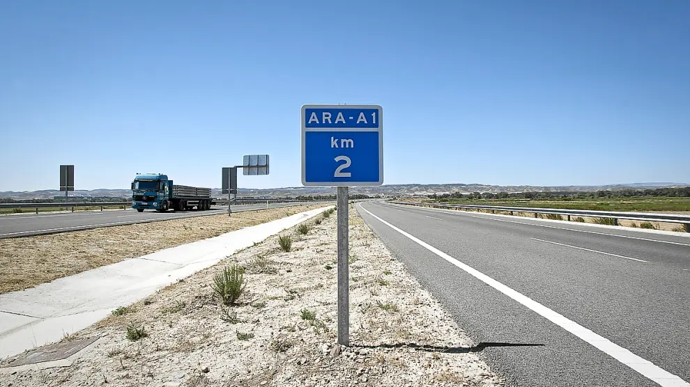 La autopista, que une la carretera de Castellón con el eje de Barcelona, apenas tiene tráfico.