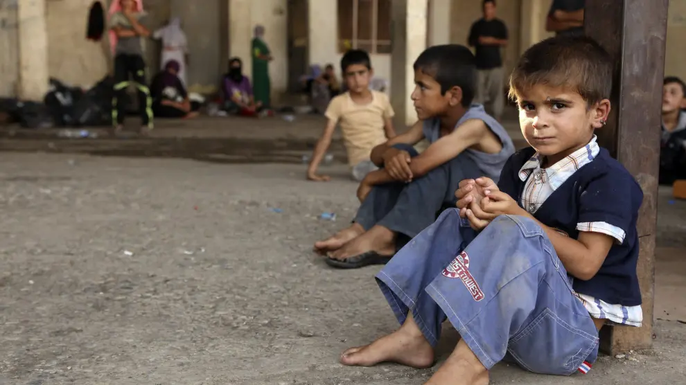 Miles de familias yazidíes huyen de los yihadistas