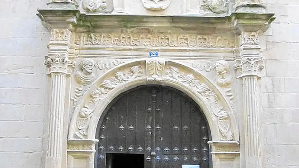 Portada del Ayuntamiento de Uncastillo.