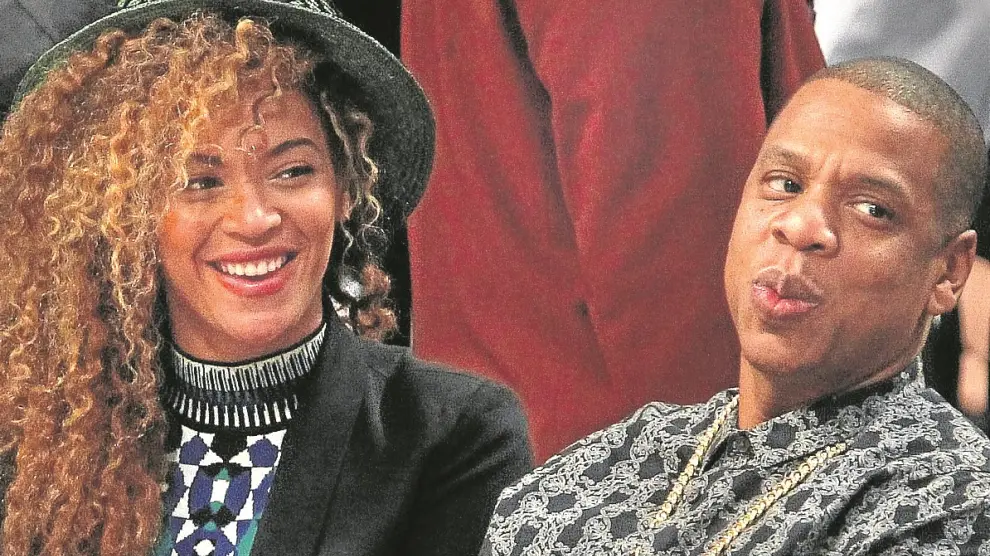 Beyoncé y Jay-Z, en un partido de baloncesto hace unos meses.