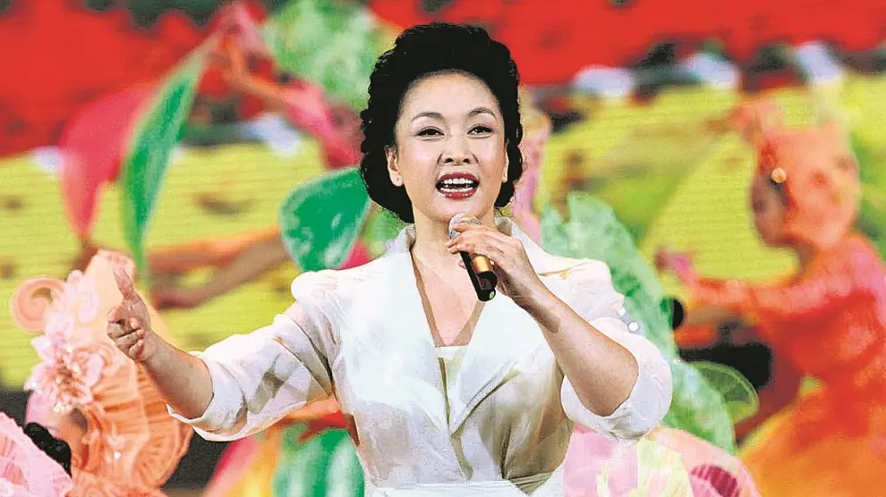 A Peng Liyuan, la mujer del presidente, le precede una consolidada carrera de artista.