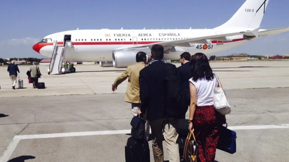 Avión en el que voló Margallo, antes de su despegue en Madrid
