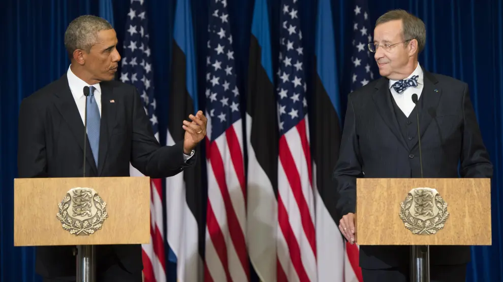 Obama junto al presidente estonio Toomas Hendrik