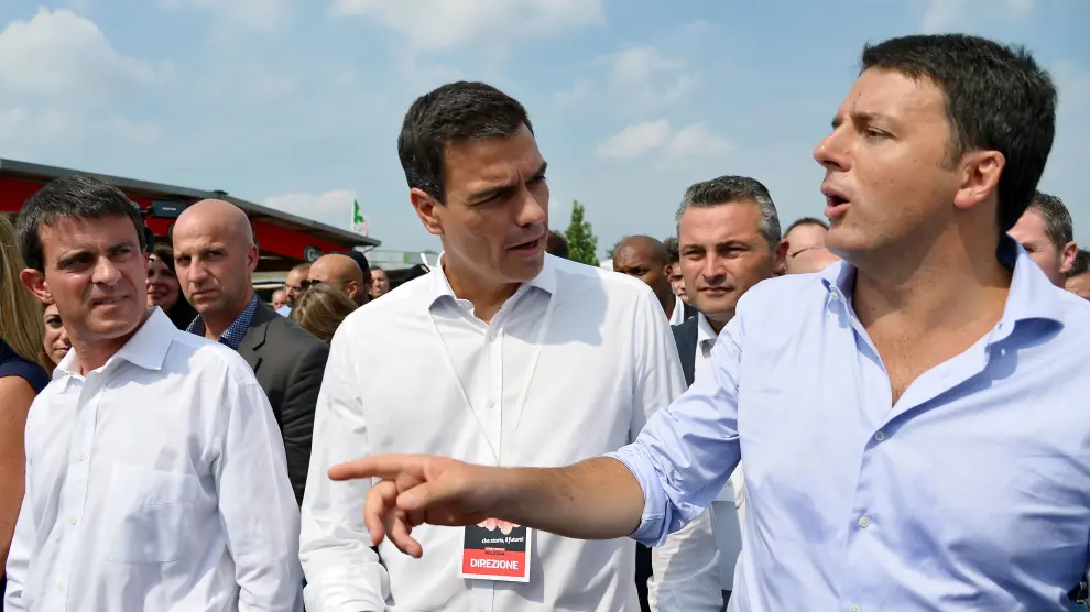 Pedro Sánchez, con Manuel Valls y Matteo Renzi