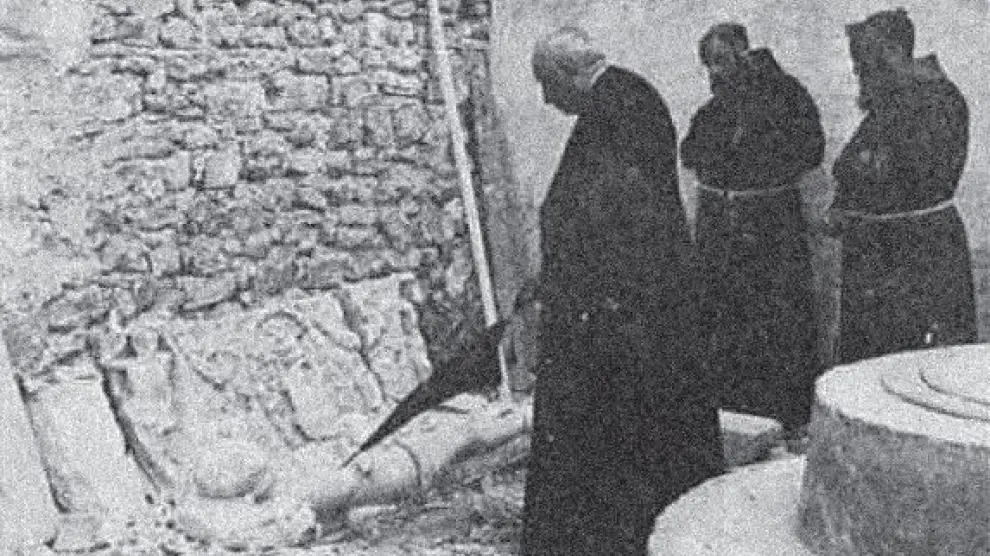 Imagen del sarcófago antes de su traslado